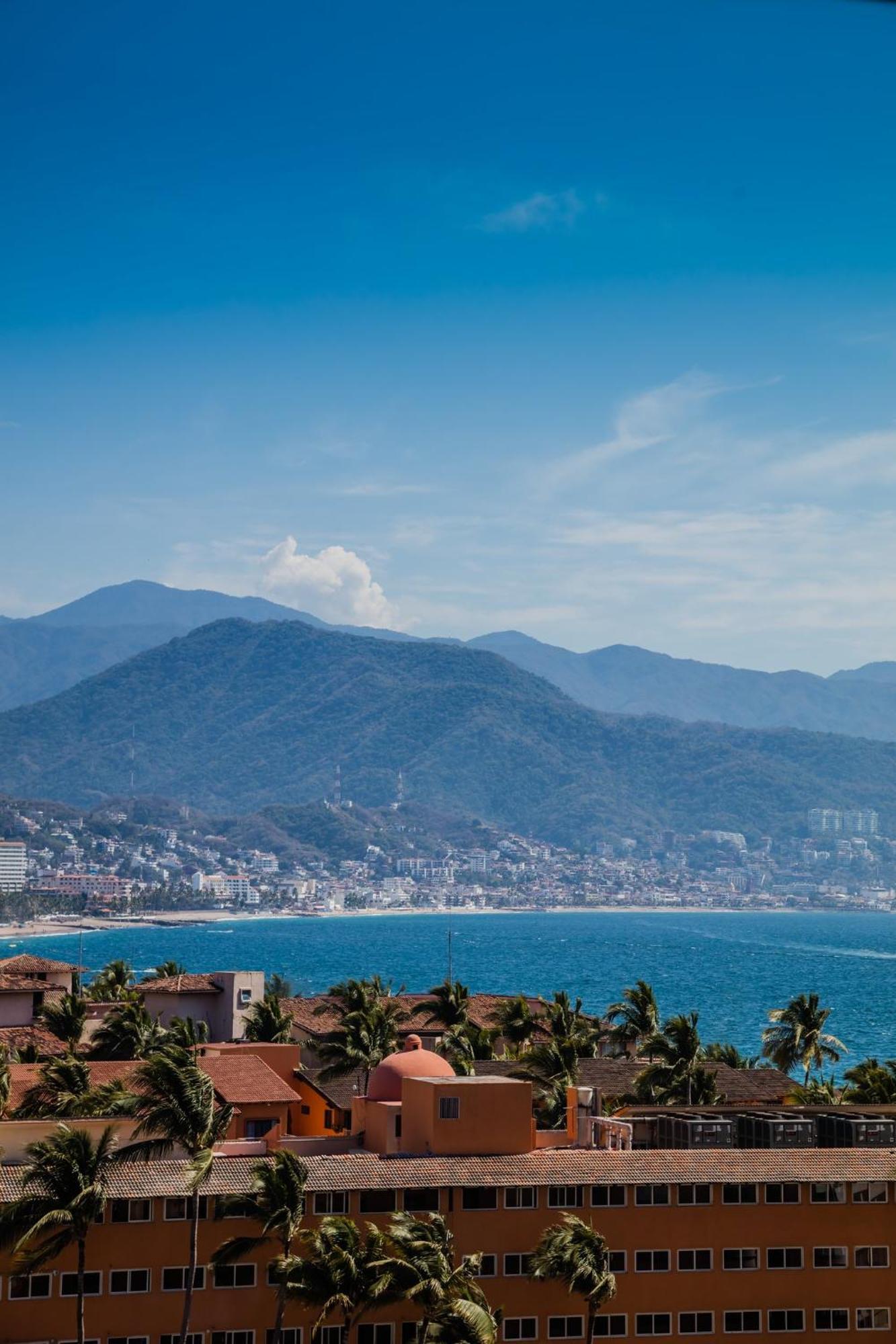 One Puerto Vallarta Aeropuerto Hotel Exterior foto